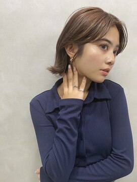 イルウィ(irwi) 【大人かわいい】こなれ感　ボブルフ　透明感ブラウンカラー