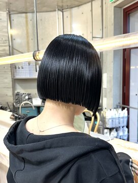 ヲタク(wotaku.) ショートボブ切りっぱなしボブミニボブ黒髪ブルーブラック暗髪