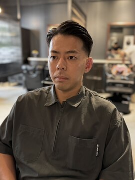 ザマンリバレッジニューヨーク(THE MAN LeverageNewYork) 大人海外七三サイドパートフェード:尾上 雄輝