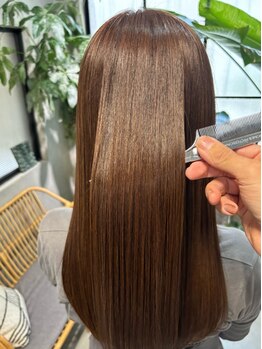 トラン(TRAN)の写真/酸性ストレート（縮毛矯正）が得意◎髪のダメージを最小限に抑え、美しいナチュラルストレートを叶えます！