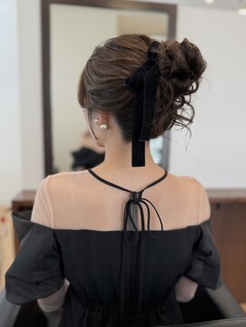 アヴェイル ヒロオ(a'vail Hiroo) ゆるふわアップヘアお団子アレンジ結婚式お呼ばれ参列ヘア