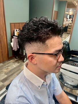 スタンドバーバー 柏(STAND BARBER) MEN’S HAIR/ブルーブラック/フェザーパーマ/ 柏