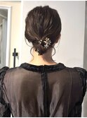 シニヨン お呼ばれへア 結婚式 ヘアアレンジ お団子ヘア 20代
