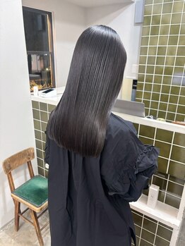 【曽根駅5分】毎日悩んでいたクセ毛が嘘のようにまっすぐに！髪に優しい×艶のある酸性縮毛矯正が嬉しい♪