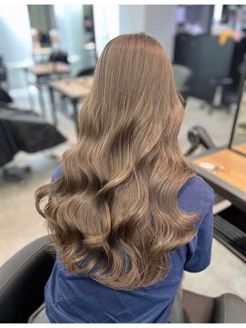 リンドトウキョウ(LINDO TOKYO) 大阪/心斎橋/グレージュ/透明感/ダブルカラー