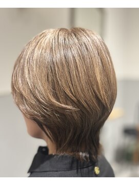 アンジー(Angee) 白髪が伸びても差が気になりにくい上品カラーに