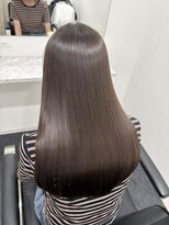 グラム(gram)&nbsp;大人女子の艶感ブラウンストレート