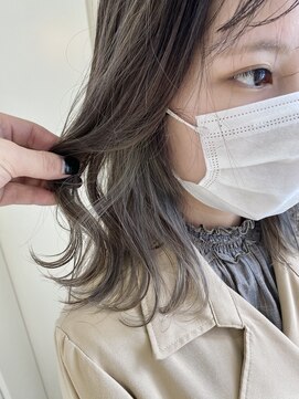 ヘアーデザイン シュシュ(hair design Chou Chou by Yone) ハイライト&インナーカラー×ブルーアッシュグレー♪