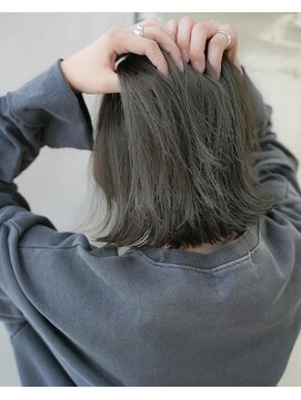 アリー 原宿 表参道(ALLY) [ALLY阿部]切りっぱなしロブ×カーキグレージュ