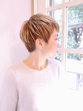 ハウスアンドヘアーワークス(House&Hair works) 前髪長め大人小顔ショート30代40代50代　藤沢