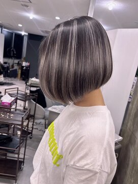 キング 梅田(K!ng) 縮毛矯正髪質改善ハイライトレイヤーカット梅田美容室エクステ