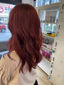 リル 東川口店(Lilou) 艶のあるレッドブラウンカラー