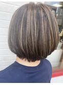 白髪ぼかしハイライト×ボブスタイル