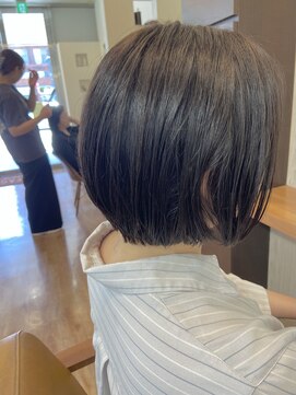 ヴィサージュクルー(VISAGE crew) 首元すっきりなボブデザイン