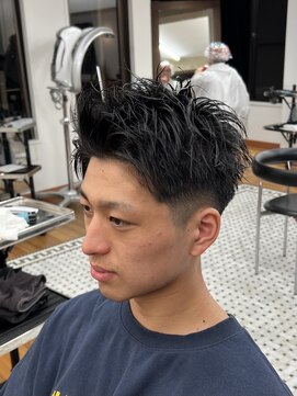 ザデイトウキョウ 表参道 青山(THE DAY TOKYO) MEN’S/サーフカール/刈り上げセンターパート/表参道駅/青山