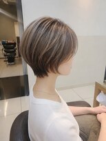 ロハスバイケンジ(LOHAS by KENJE)&nbsp;【小田急相模原】くびれショート白髪ぼかしハイライト