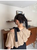リボンで魅せる大人アップスタイル◎