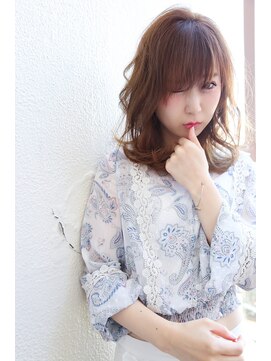 イソラブル(ISOLA-blu) 【透き通る透明感】アッシュベージュ×ミディアムボブ