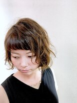 スリー(THREE)&nbsp;ショートバングボブ・フルウェーブ