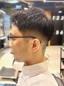 フランクスバーバー アンド ビアークラブ(FRANK'S BARBER and BEER CLUB) ワイルドツーブロックフェザーマッシュくせ毛風パーマヘアr