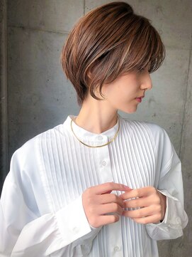 アコロン(acoron) 【30・40代おすすめ♪】小顔カット×ハイライト×くびれショート
