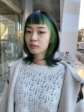 イン(in.) グリーンのフレーミングカラー