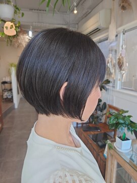 タオ(tao) ストレートショートボブ