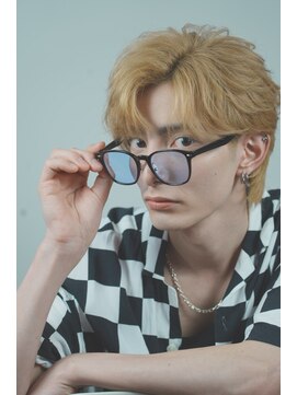 オーシャントーキョー 大阪(OCEAN TOKYO) ハイライトミルクティーベージュツーブロックメンズマッシュ