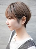 コンパクトショート　ベージュブラウン　大人可愛い丸みヘア