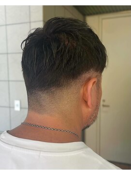 ラ ルーナ アレックス 阪急六甲店(la luna alex) 刈り上げショート/フェードカット/短髪/ツーブロック/マッシュ