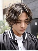 波巻きツイストスパイラルウルフセンターパートメンズパーマ