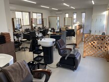 ミュート(mute)の雰囲気(広々とした店内)