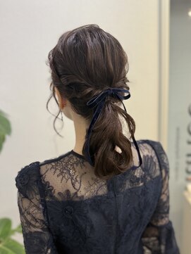 マーリー(marlee) ゆるふわポニーテールアレンジ