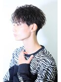 ツイスパ　センターパート　スパイラル　刈り上げ
