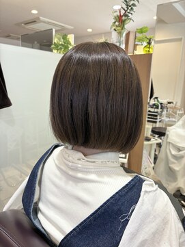 エル バイ ファースト(L by first) 【L by first】可愛らしい前下がりボブ