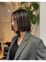 ヨロ 小岩(YOLO)&nbsp;ハイライトカラーミルクティーベージュケアブリーチダブルカラー