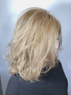 フィックス ヘアー(FIX hair) プラチナブロンド/ハイトーンカラー/フレンチガーリー