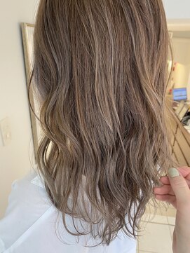 インビテーション(invitation) #ハイライトカラー#シアーミルクティ