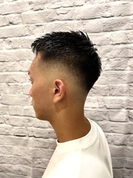 グレイスフル バーバープラチナム 六本木店(Graceful Barber platinum) バーバー/かき上げ/スキンフェード/ビジネス/ショート/刈り上げ