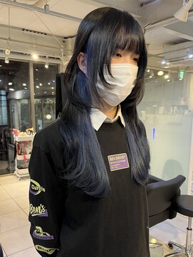 アクアオモテサンドウ(ACQUA omotesando) △ブリーチありインナーカラーブルーロングウルフ姫カット