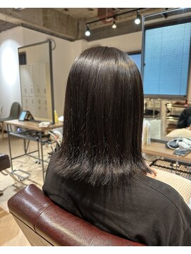 ラフィネ 成増店(raffine) 【 raffine 君島 】外はねグレーブラック/髪質改善/成増