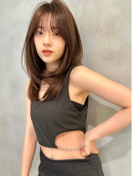 ロンド アンブル 四条烏丸(Lond ambre) ナチュラルな動きと質感に親しみを感じる王道レイヤー