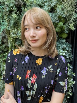 ビュートリアム265(BEAUTRIUM 265) ミディアムレイヤー/レイヤーカット/顔まわりレイヤー/ベージュ