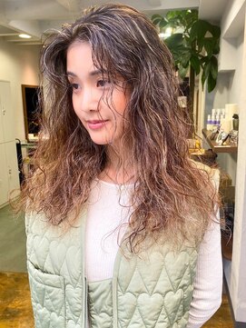 ノラ ウメダ(NORA UMEDA) 【NORA UMEDA 高木】地毛ハイライト海外風グラデーションパーマ