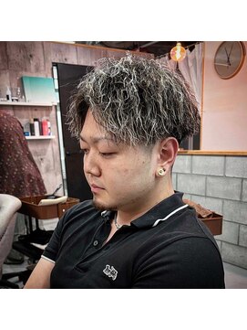 髪屋 紬 メンズ/メッシュ/パーマ/ハイライト/カット