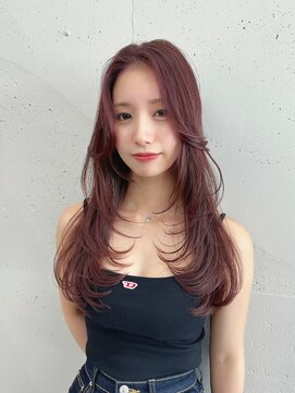 シーク 天神(SEEK) 松尾菫菜/レイヤーカット/ピンクカラー/ブリーチ/ハイトーン