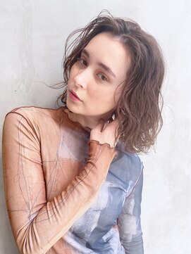 シオン(shion) 似合わせカットウェーブミディアムメルティカラー_28682