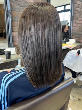 セプト 天神大名(SEPT.) グレージュ　ミディアム　ストレートヘア　赤み消しカラー