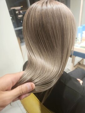 ネオリーブ ジューク 日吉店(Neolive JuQ) 日吉/綱島　ホワイトグレージュミニウルフデジタルパーマ