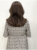 新宿韓国風ミディアムのくびれヘアオリーブベージュ
